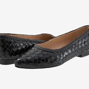 Trotters black Emmie flats size 10 W